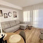 Lux 3-bedroom In The Center 아파트 료렛 드 마르