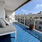 Lux 3-bedroom In The Center 아파트 료렛 드 마르