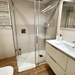Lux 3-bedroom In The Center * 료렛 드 마르