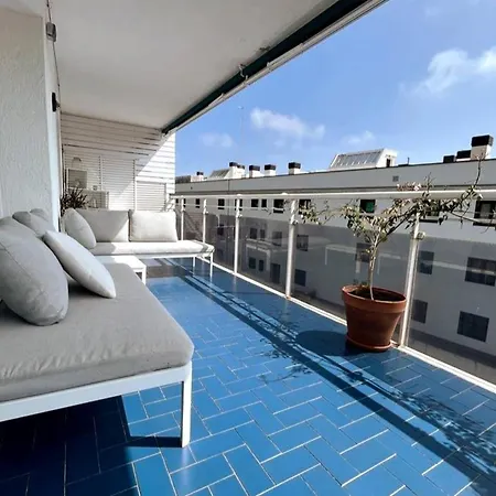 Luxurious 3-bedroom With Pool Near Apartament Lloret de Mar
